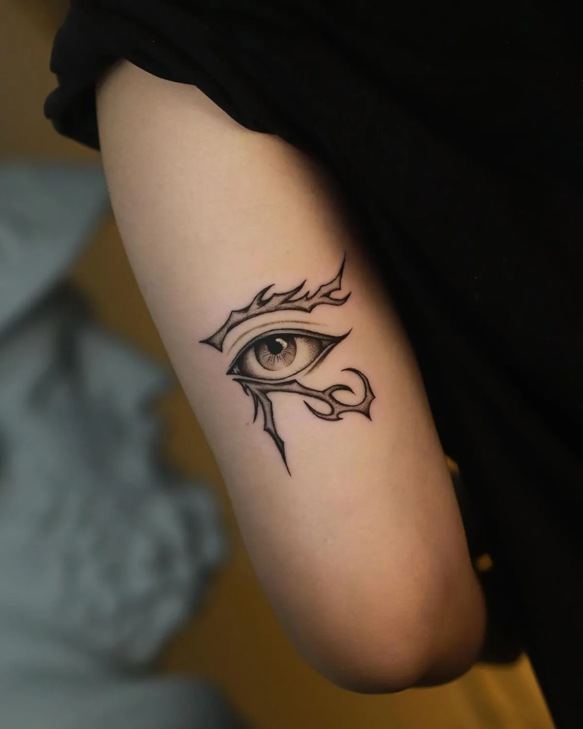 h&igrave;nh xăm mắt của thần Horus